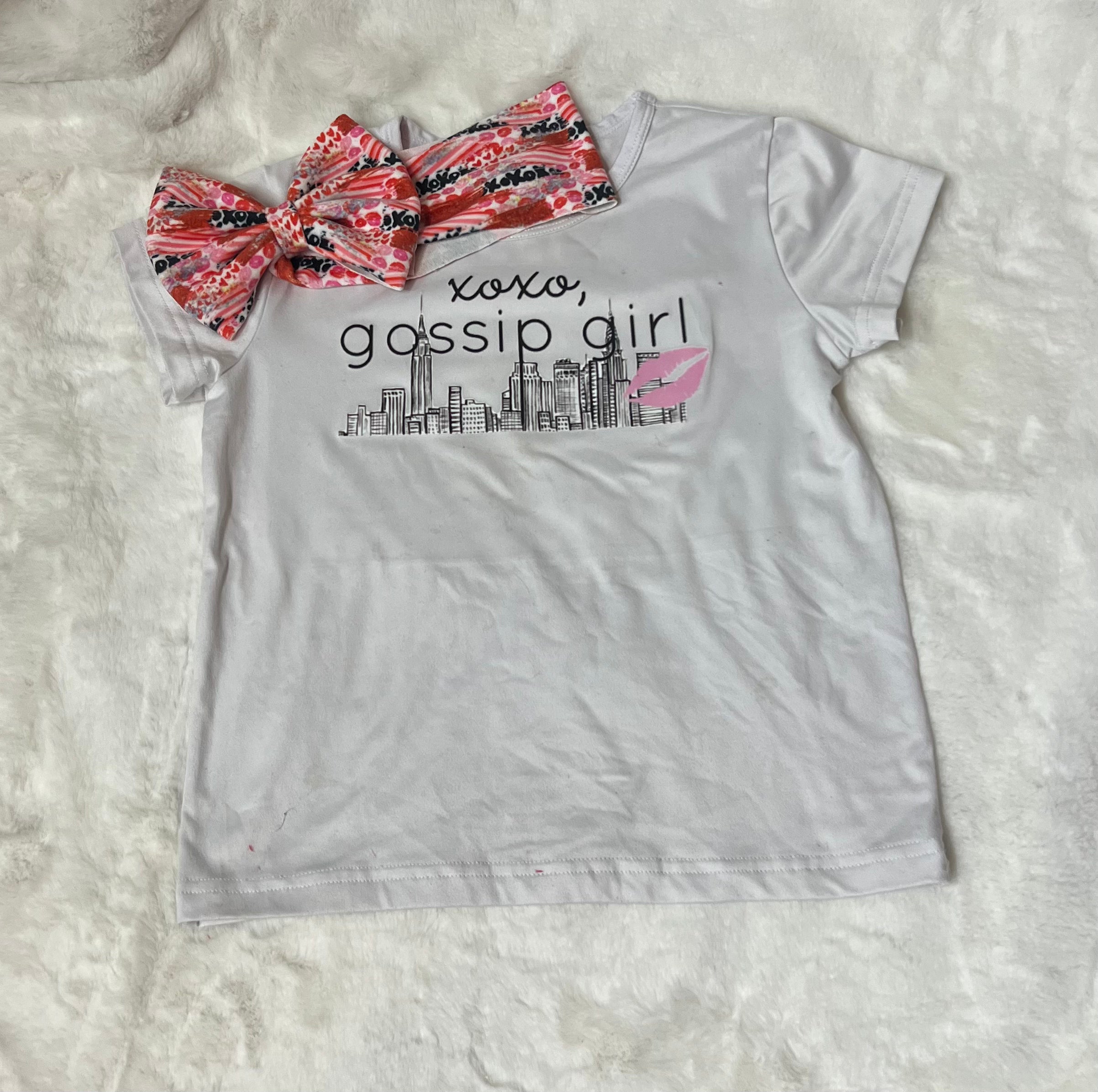 XoXo Gossip G tee/sweatshirt